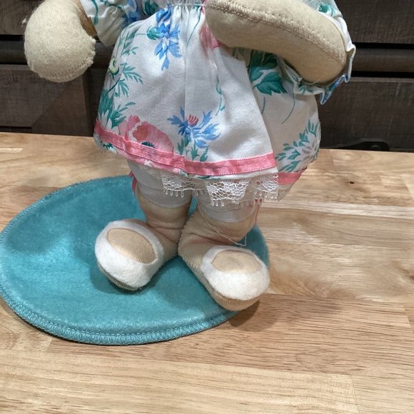 Annalee Doll Easter Bunny Girl With Bonnet 1989 - Picture 3 of 7